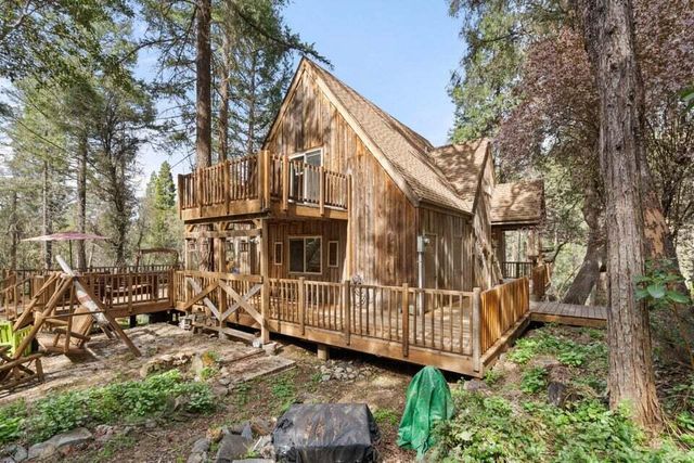 1584 Yale Creek Road, Jacksonville, OR 97530