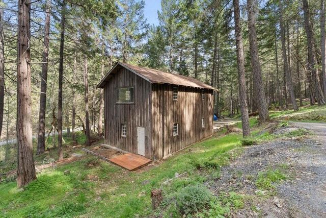 1584 Yale Creek Road, Jacksonville, OR 97530