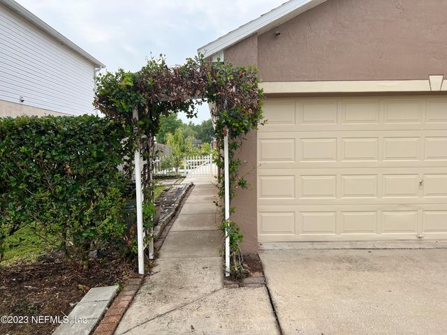 6580 GENTLE OAKS Drive N, Jacksonville, FL 32244