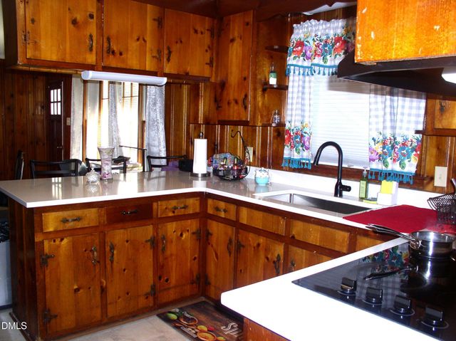 229 Perry Street, Henderson, NC 27536