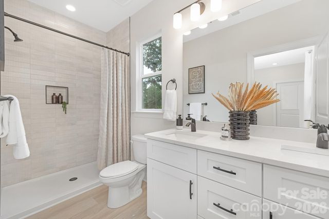 4015 Oakdale Road, Charlotte, NC 28216