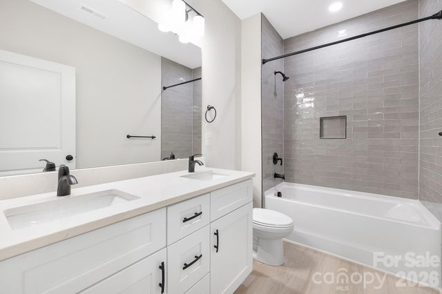 4015 Oakdale Road, Charlotte, NC 28216