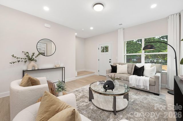 4015 Oakdale Road, Charlotte, NC 28216