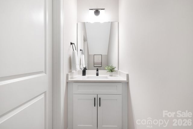 4015 Oakdale Road, Charlotte, NC 28216