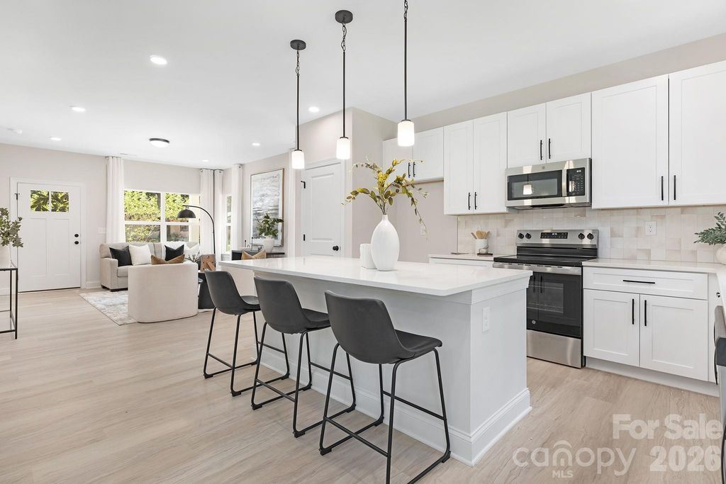 4015 Oakdale Road, Charlotte, NC 28216