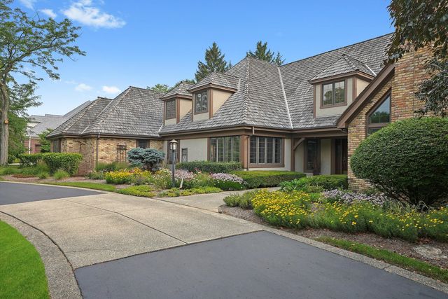 18 S Wynstone Drive, North Barrington, IL 60010