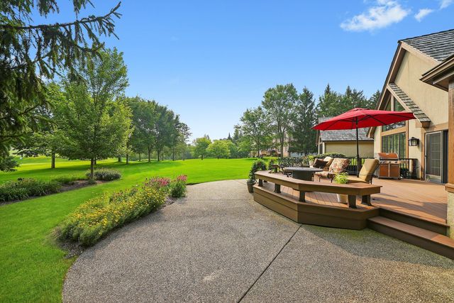 18 S Wynstone Drive, North Barrington, IL 60010