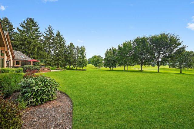 18 S Wynstone Drive, North Barrington, IL 60010