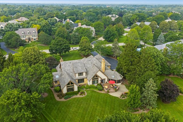 18 S Wynstone Drive, North Barrington, IL 60010