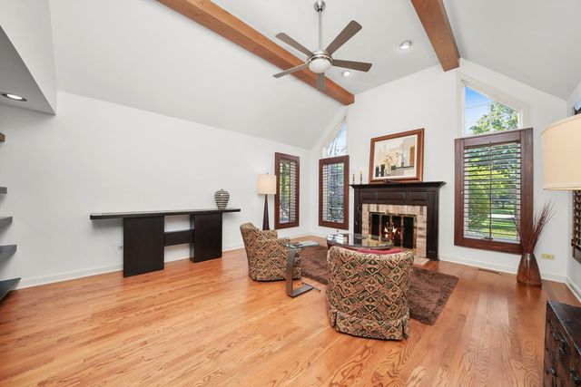 18 S Wynstone Drive, North Barrington, IL 60010