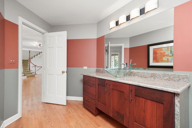 18 S Wynstone Drive, North Barrington, IL 60010