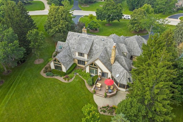 18 S Wynstone Drive, North Barrington, IL 60010