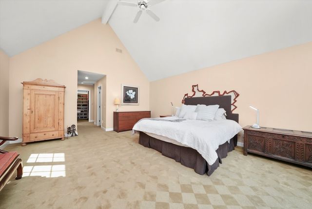 18 S Wynstone Drive, North Barrington, IL 60010