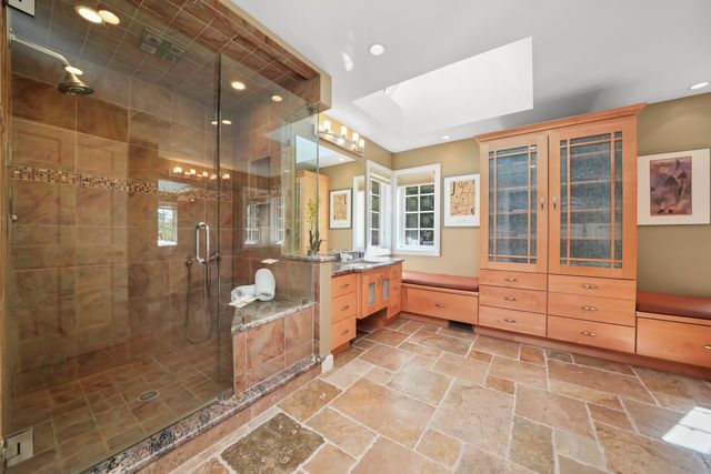 18 S Wynstone Drive, North Barrington, IL 60010