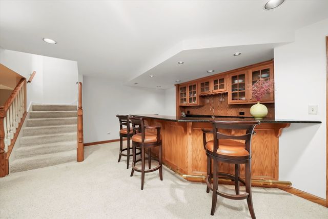 18 S Wynstone Drive, North Barrington, IL 60010