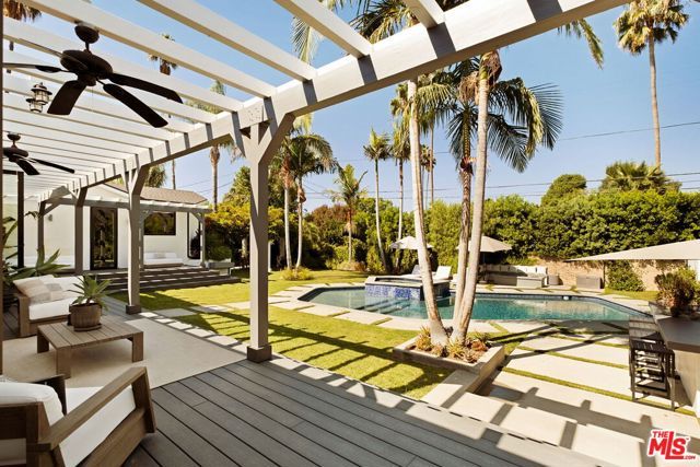 19739 Henshaw Street, Woodland Hills (los Angeles), CA 91364