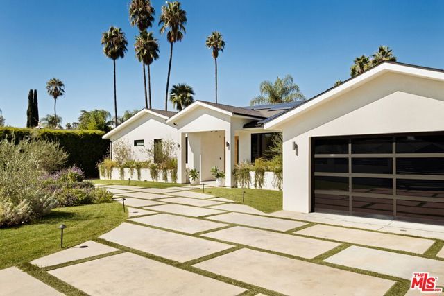 19739 Henshaw Street, Woodland Hills (los Angeles), CA 91364