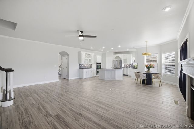 6909 E Galveston Street, Broken Arrow, OK 74014