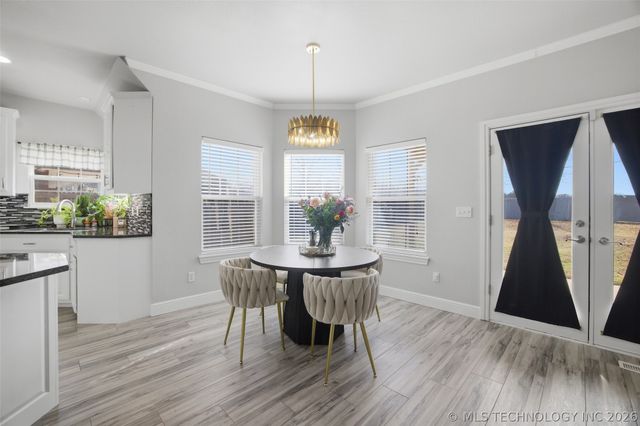 6909 E Galveston Street, Broken Arrow, OK 74014