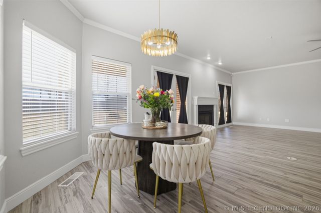 6909 E Galveston Street, Broken Arrow, OK 74014