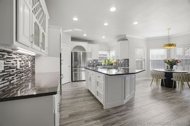 6909 E Galveston Street, Broken Arrow, OK 74014