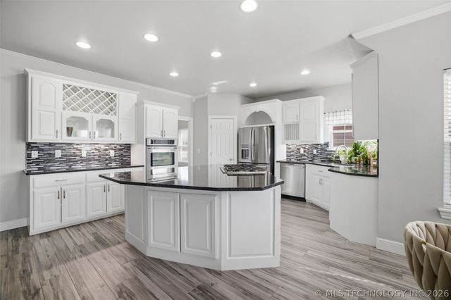 6909 E Galveston Street, Broken Arrow, OK 74014