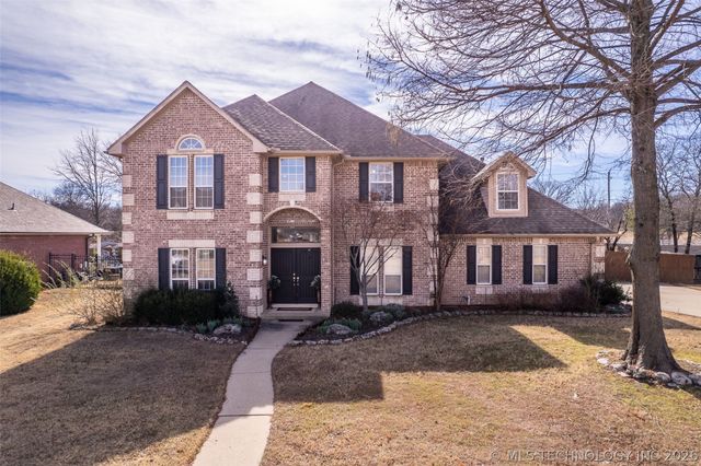 6909 E Galveston Street, Broken Arrow, OK 74014