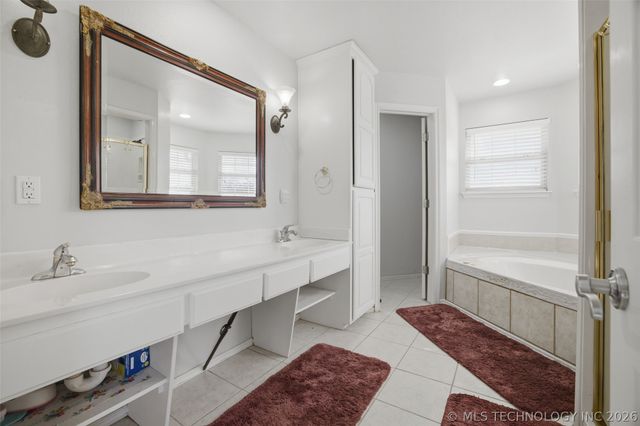 6909 E Galveston Street, Broken Arrow, OK 74014