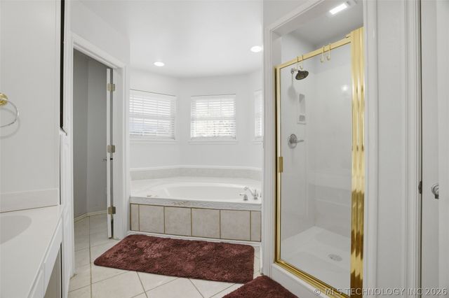 6909 E Galveston Street, Broken Arrow, OK 74014