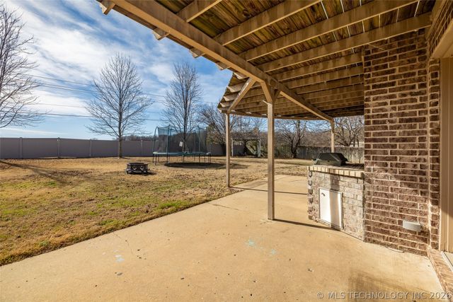 6909 E Galveston Street, Broken Arrow, OK 74014