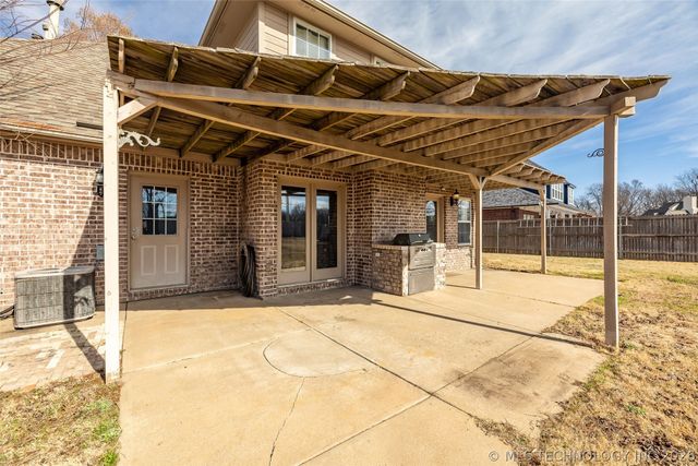 6909 E Galveston Street, Broken Arrow, OK 74014