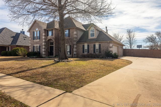 6909 E Galveston Street, Broken Arrow, OK 74014