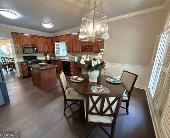 7155 Roswell Road 3, Sandy Springs, GA 30328