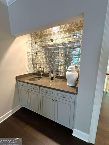 7155 Roswell Road 3, Sandy Springs, GA 30328
