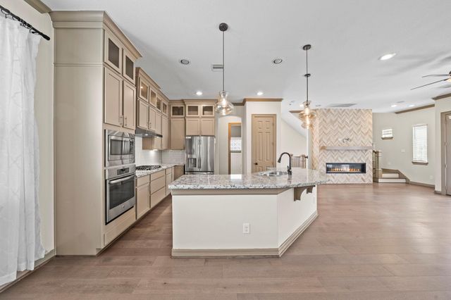1506 Grayson Oaks Place, Houston, TX 77043