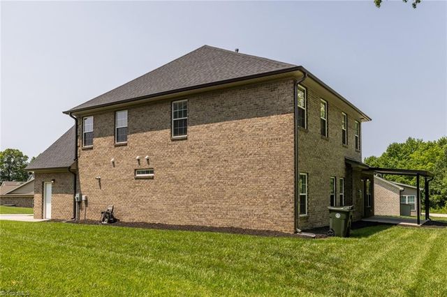 413 Freemont Drive, Thomasville, NC 27360