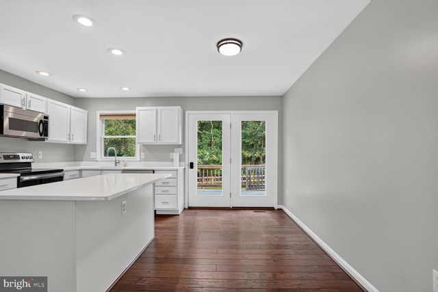9427 BEALE LN, Midland, VA 22728