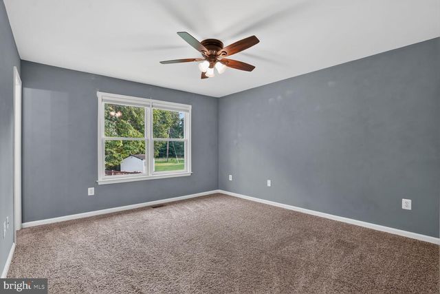 9427 BEALE LN, Midland, VA 22728
