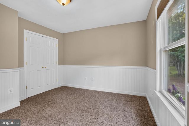 9427 BEALE LN, Midland, VA 22728