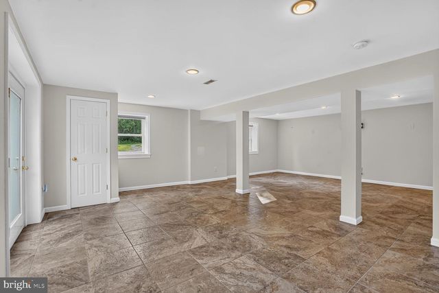 9427 BEALE LN, Midland, VA 22728