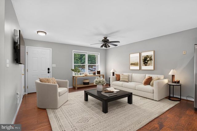 9427 BEALE LN, Midland, VA 22728