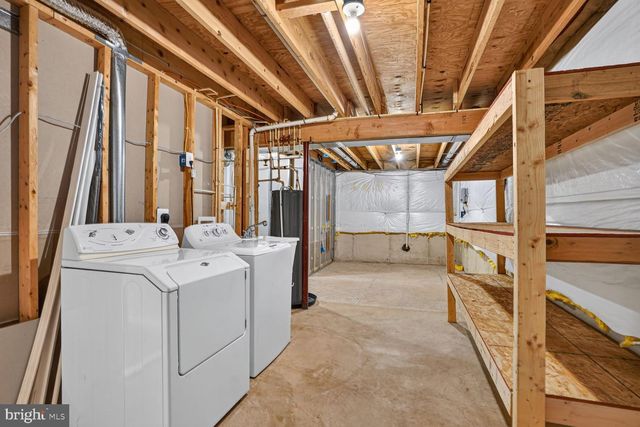 9427 BEALE LN, Midland, VA 22728
