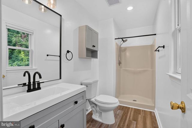 9427 BEALE LN, Midland, VA 22728