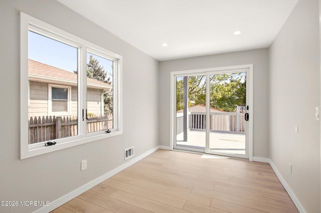 40 Osprey Drive, Toms River, NJ 08753