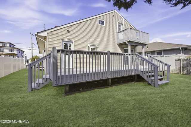 40 Osprey Drive, Toms River, NJ 08753