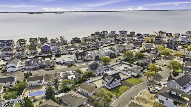 40 Osprey Drive, Toms River, NJ 08753