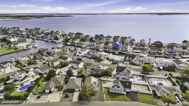 40 Osprey Drive, Toms River, NJ 08753