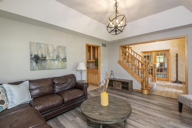 N16W29803 Brookstone CIRCLE, Pewaukee, WI 53072