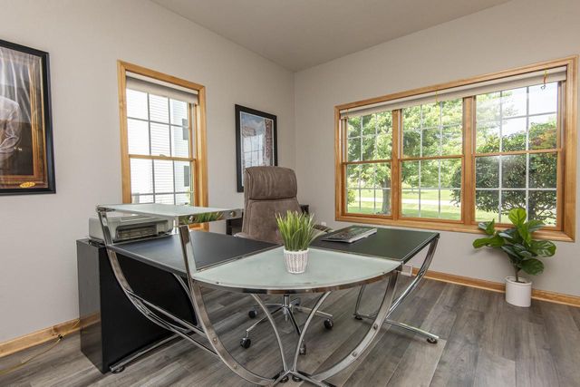 N16W29803 Brookstone CIRCLE, Pewaukee, WI 53072