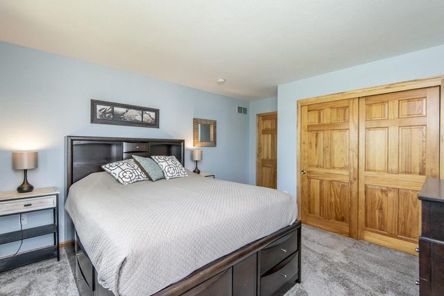 N16W29803 Brookstone CIRCLE, Pewaukee, WI 53072